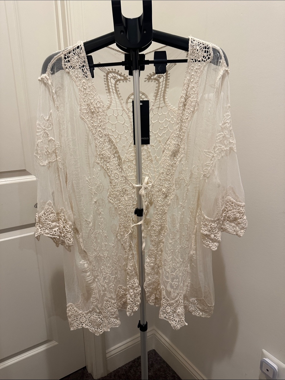 Delicate Cream Lace Crochet Kimono Top